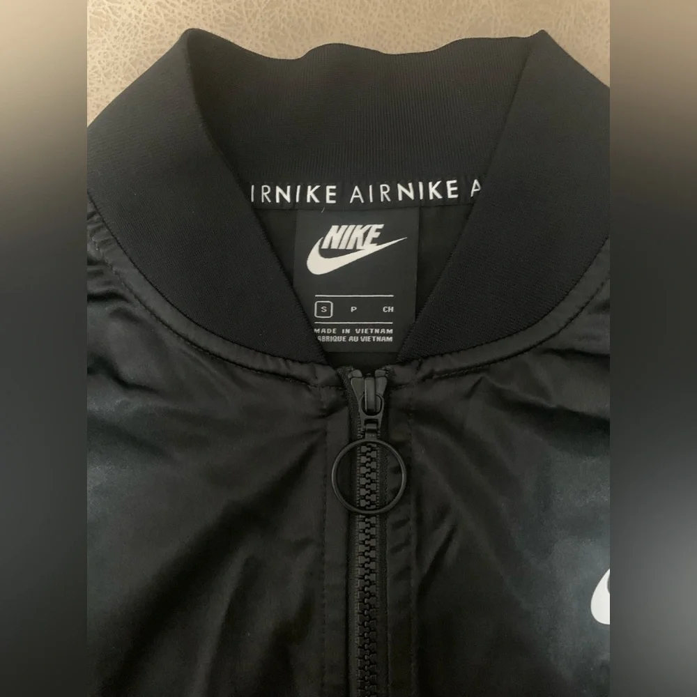 Nike Air Womens Black Satin Crop Zip Up Active Track Jacket NWOT Size Small - Picture 5 of 13